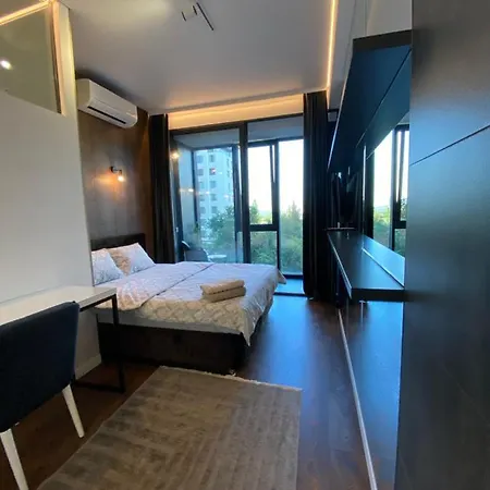 Rentnow Ultracentral Lux Апартаменты