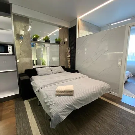 Rentnow Ultracentral Lux Апартаменты *