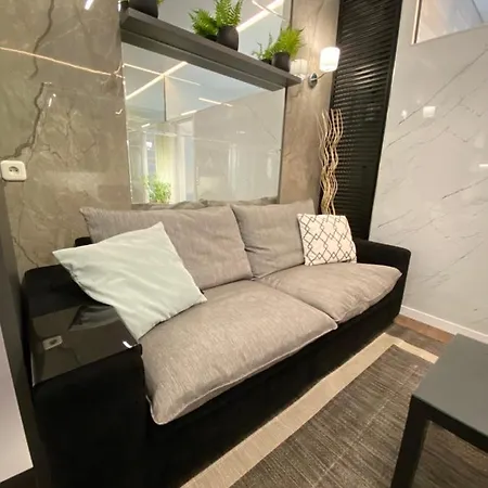 Rentnow Ultracentral Lux *